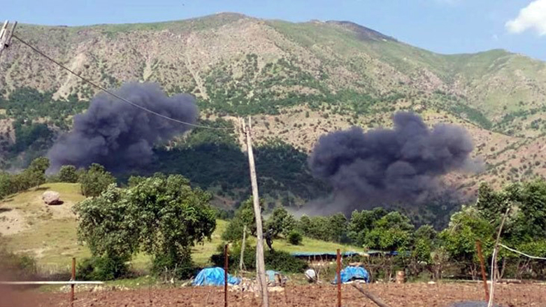 Bi egera burdûmanên Tirkiyê zîyanên canî û madî gehiştin gundeke binara Qendîlê